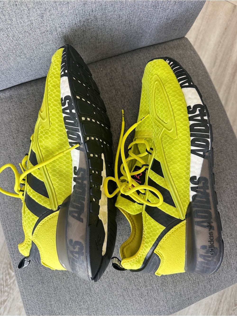 Men adidas Originals ZX 2K Boost Solar Yellow Black Graphic Print Sneakers 9 ½ - Picture 4 of 15